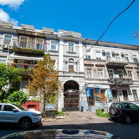 Apartment On Chaikovskogo *