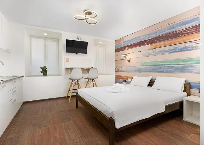 On Chaikovskogo Daire Odessa